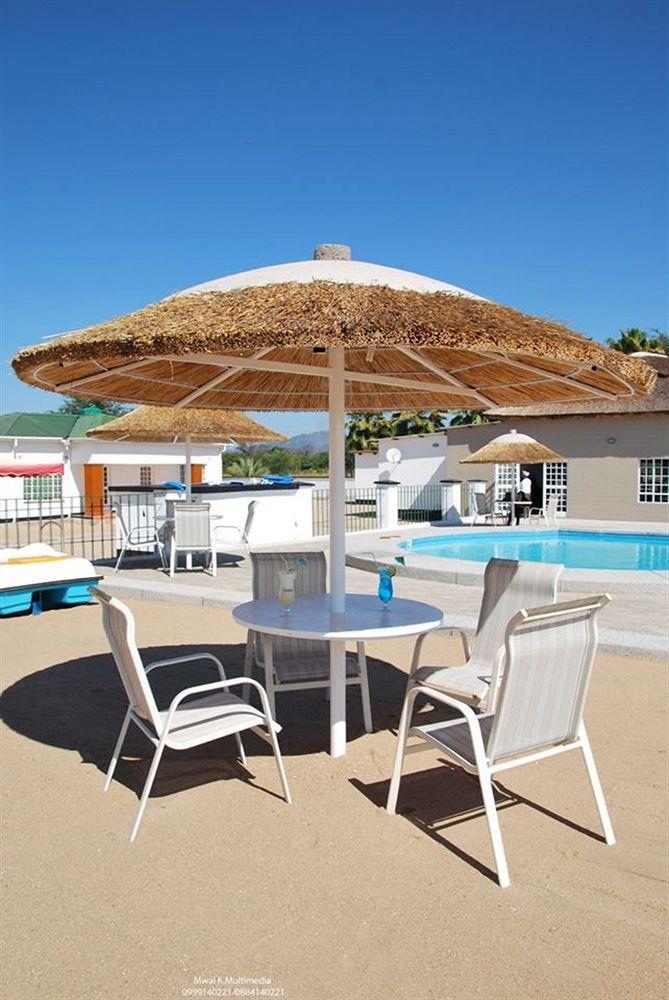 Skinny Hippos Lodge Mangochi Екстер'єр фото