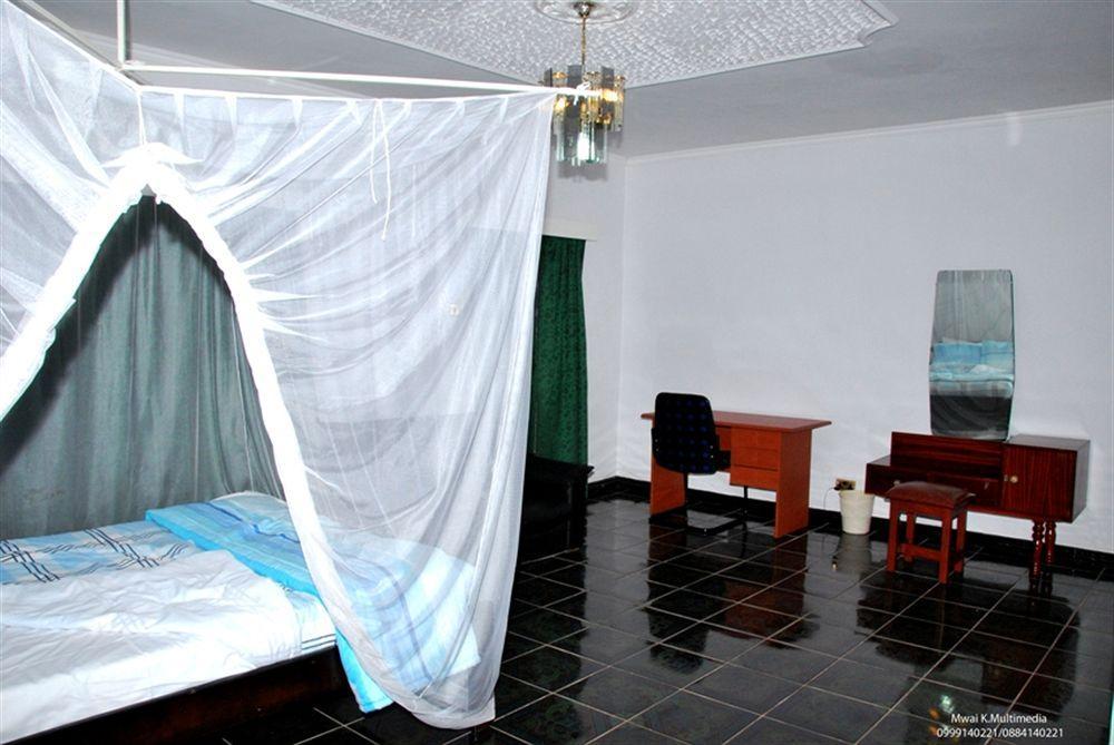 Skinny Hippos Lodge Mangochi Екстер'єр фото