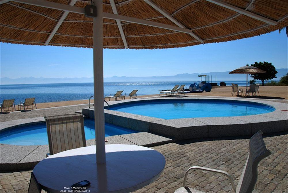 Skinny Hippos Lodge Mangochi Екстер'єр фото