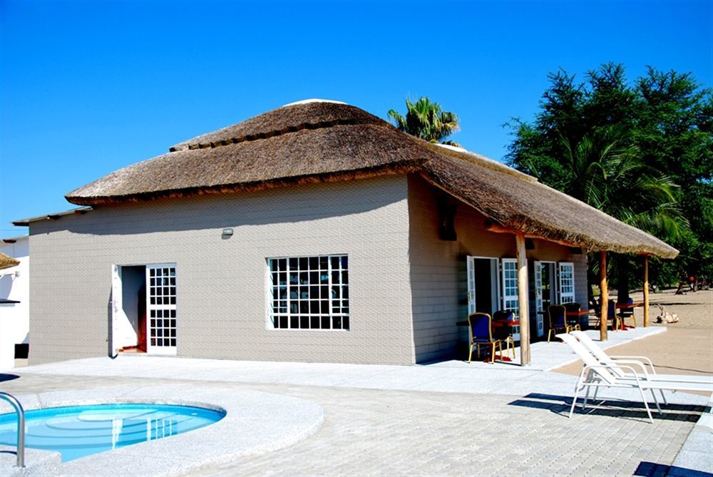 Skinny Hippos Lodge Mangochi Екстер'єр фото