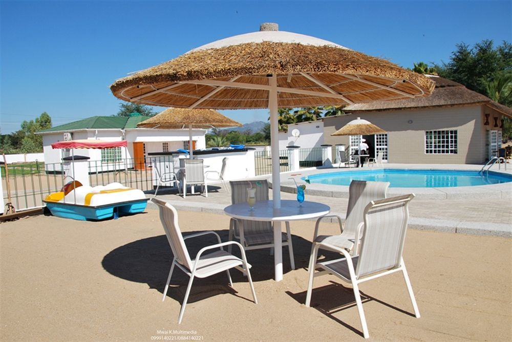 Skinny Hippos Lodge Mangochi Екстер'єр фото
